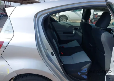 2013 Toyota Prius C Two из США, поврежденный, VIN JTDKDTB3XD1047073